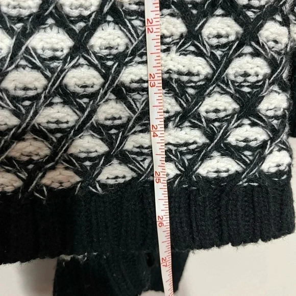 Romeo + Juliet Couture black and white Knit Ombré cardigan Size M - Picture 3 of 6